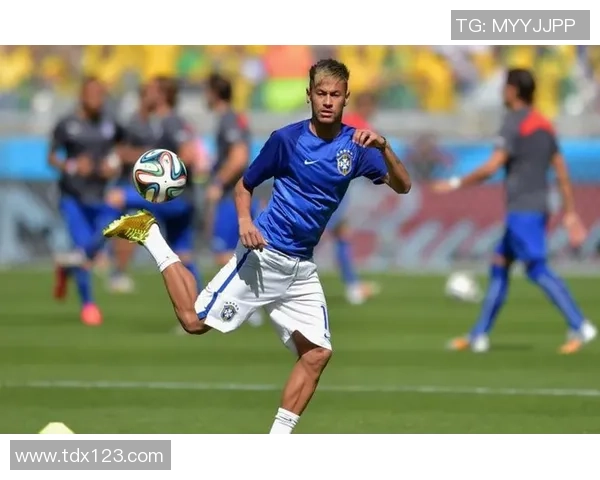 马丁内斯的传奇之路：从青涩少年到世界足球巨星的成长历程